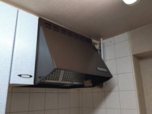 千葉キッチン取付け隊　シロッコファンフードの取替　施工前